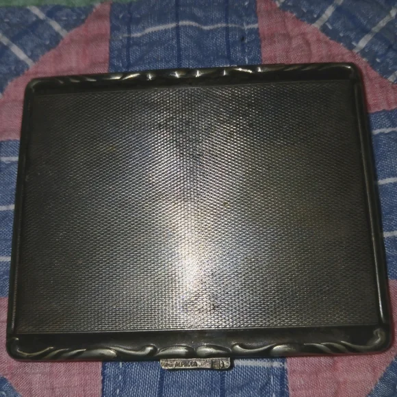 Elegant Floral Metal Box - Picture 2 of 8